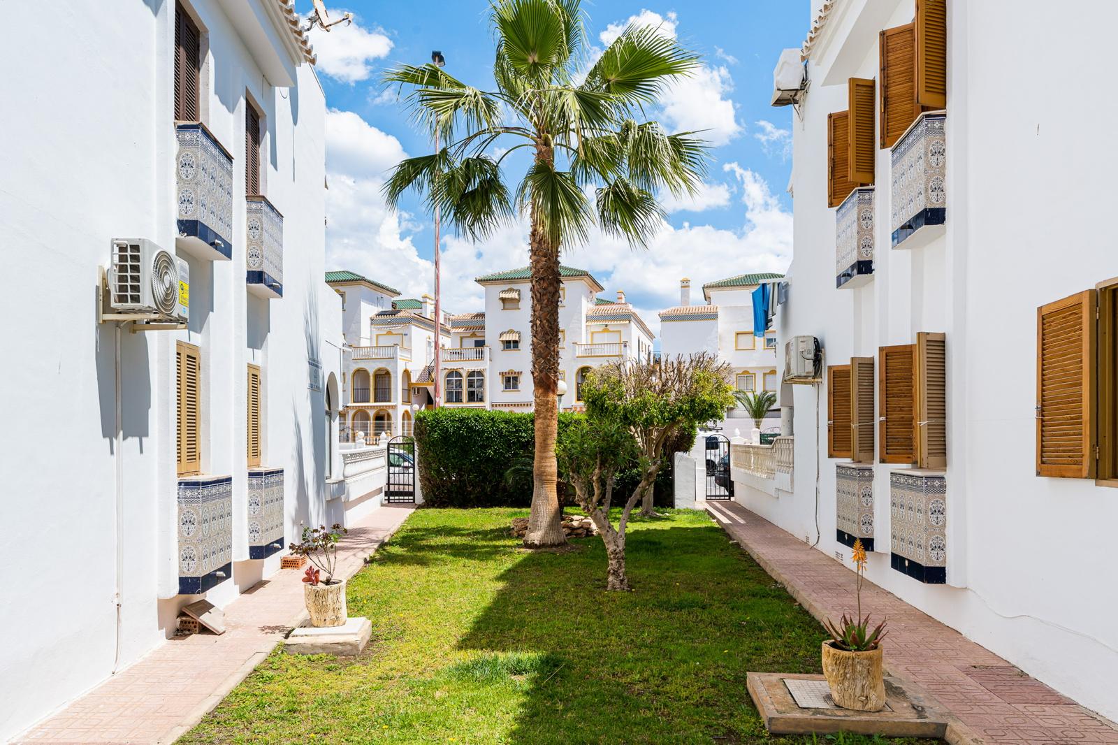 Tereny zielone wokół bungalowu Casa Hannah La Mata